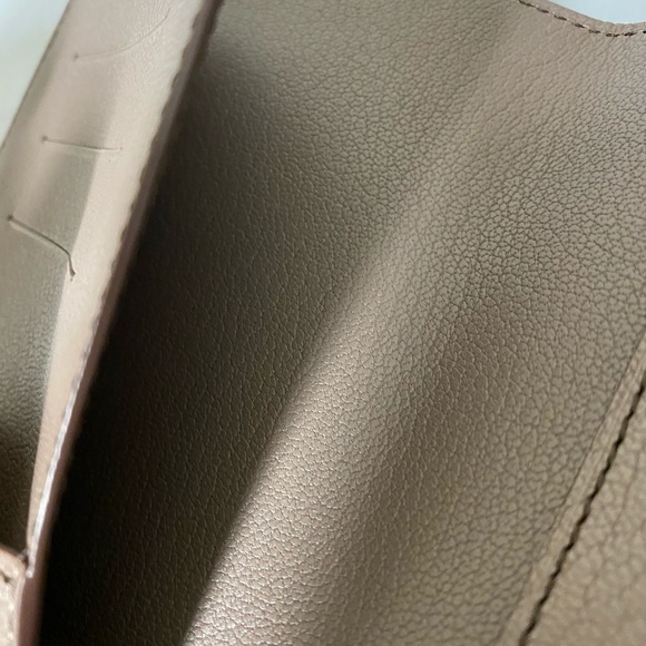 AUTHENTIC BRAND NEW CARTIER Passport Holder - Picture 6 of 8